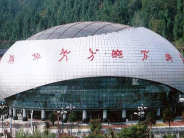 海宁体育中心球形网架加工安装